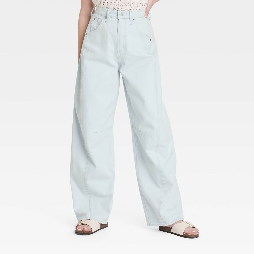 Universal Thread Women's High-Rise Curved Leg Jeans Light Wash 12